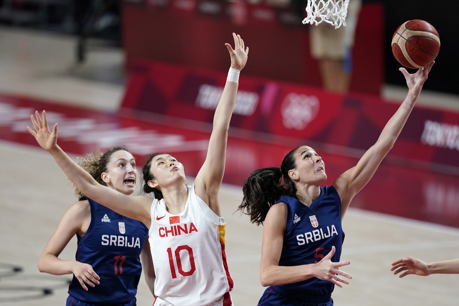 爱游戏官网-关于匈牙利客场-告负塞尔维亚，遗憾无缘四强的信息