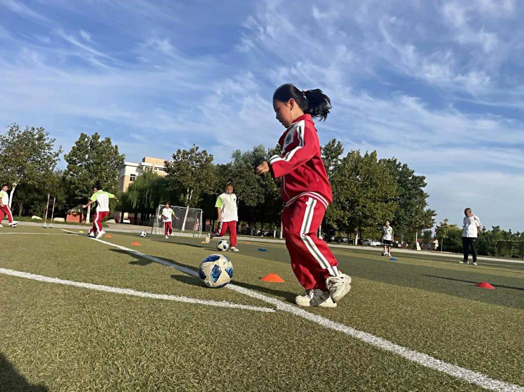 体育训练技巧揭秘,助力女足提升实力 体育训练技巧揭秘,助力女足提升实力