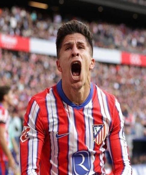 爱游戏在线-马竞新任主帅首秀成功，巴萨连胜告终