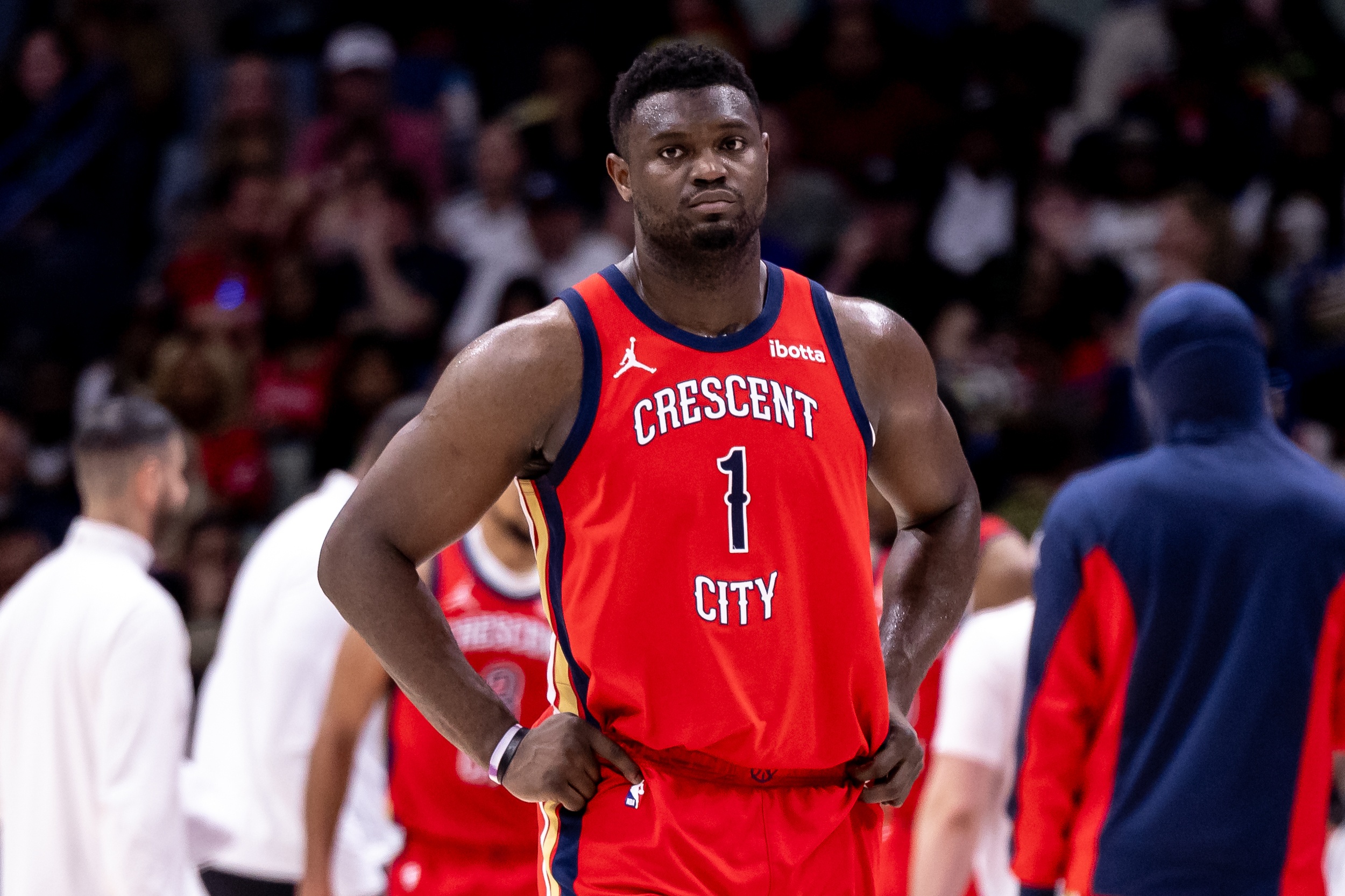 精彩篮球赛事风头不减，球星们屡创新高