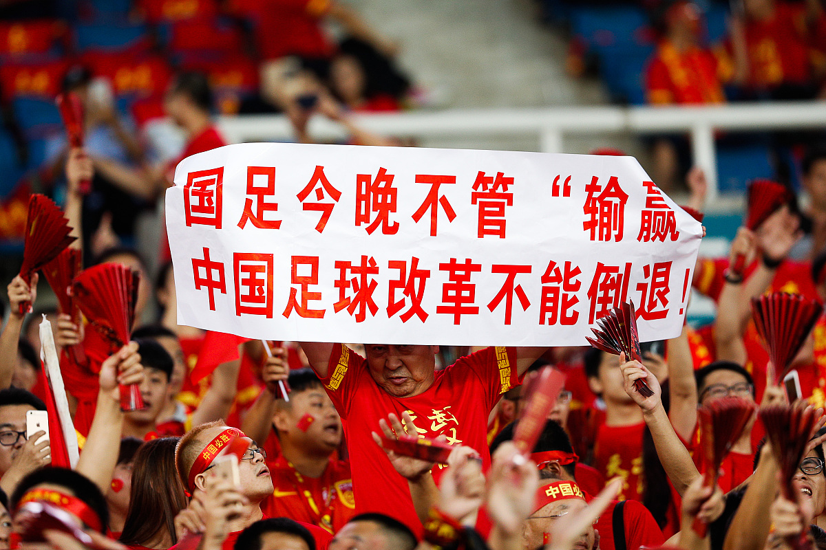 爱游戏官方-足球场上一场引人入胜的比赛即将开始