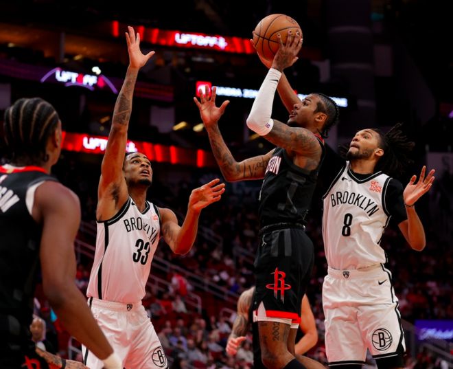 爱游戏官方-篮网主场告捷，轻松击败骑士斩连胜的简单介绍