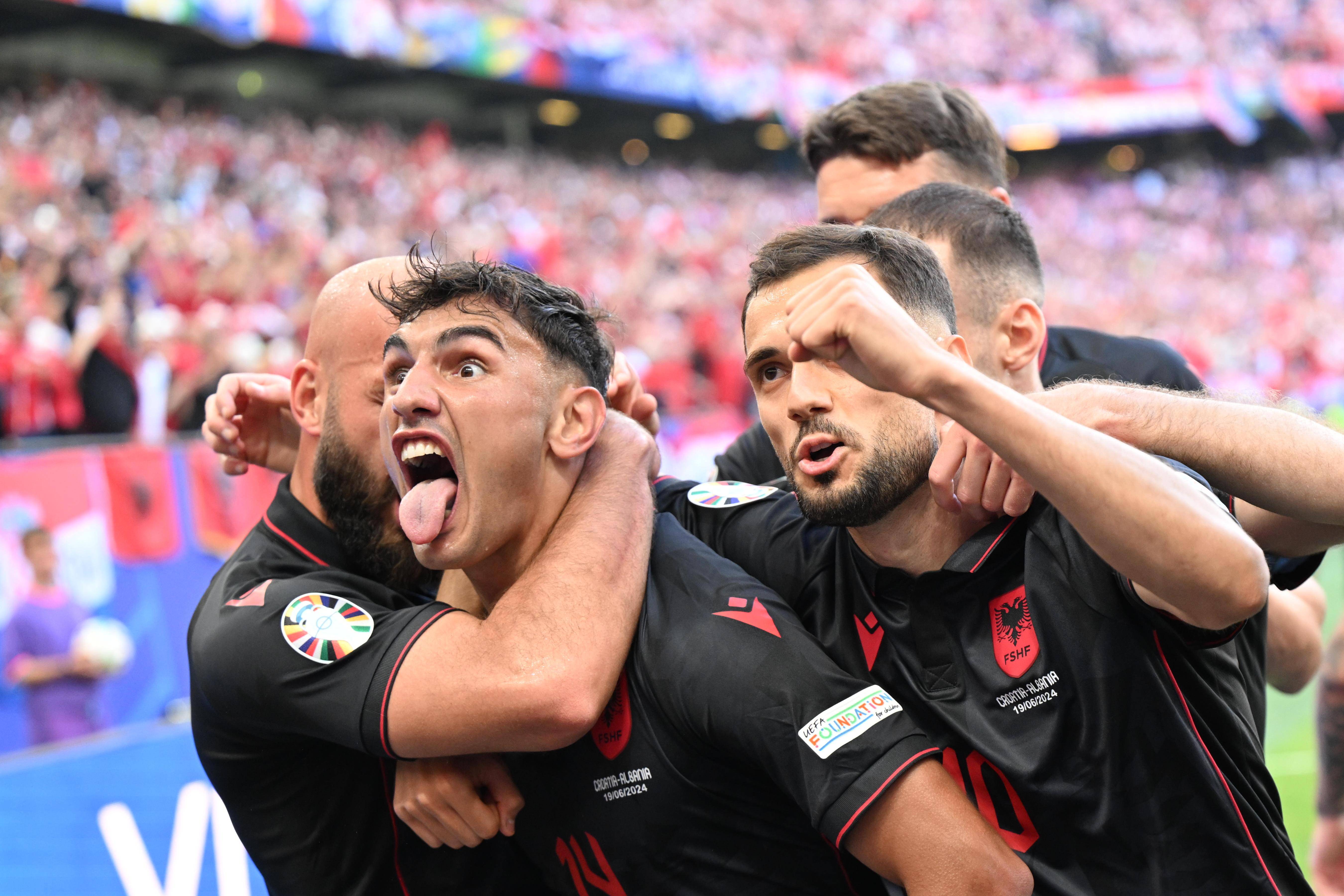 罗马尼亚队力克斯洛文尼亚队,实现胜利的简单介绍 罗马尼亚队力克斯洛文尼亚队,实现胜利的简单介绍