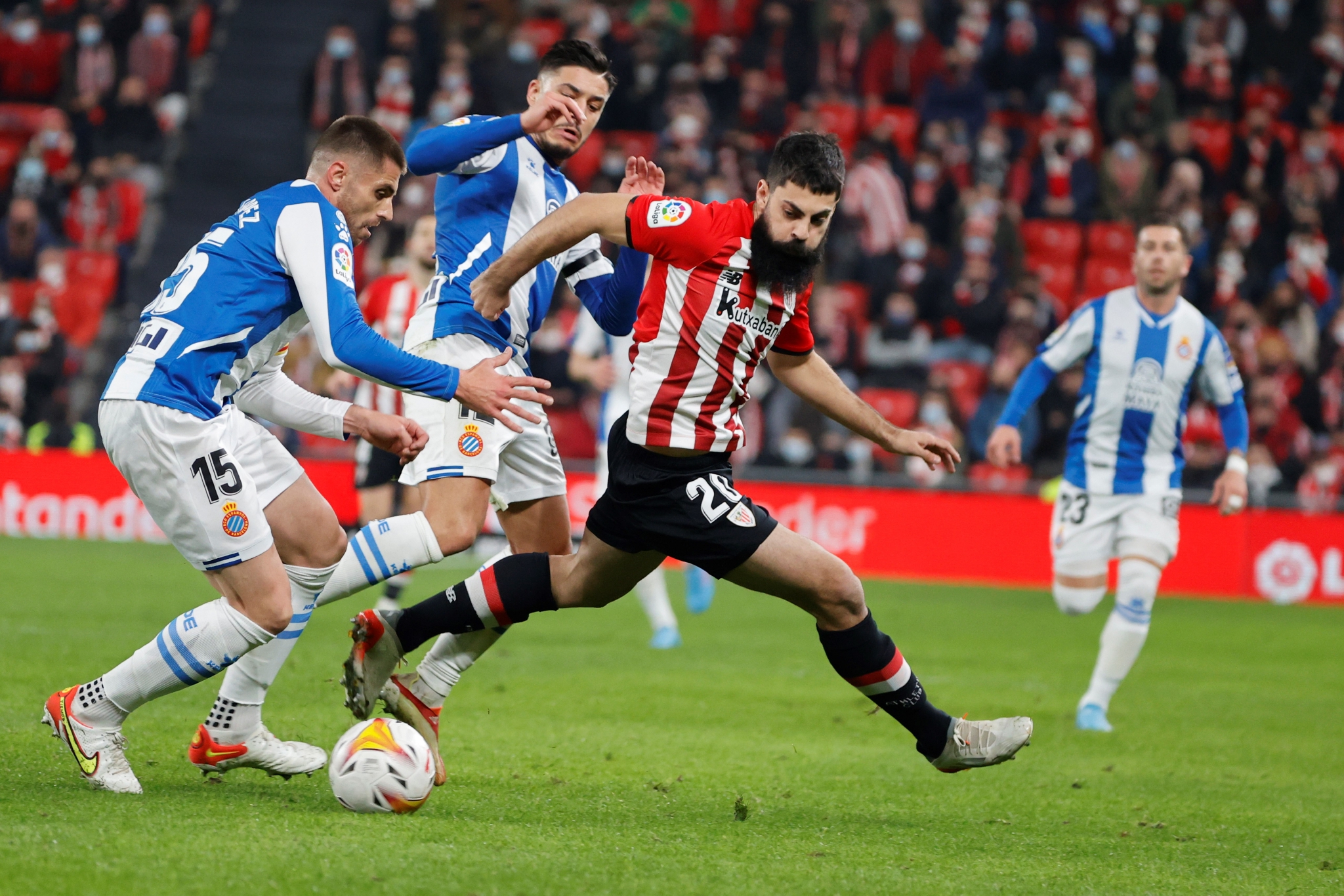 包含毕尔巴鄂主场小胜，队内火力逐渐回升的词条