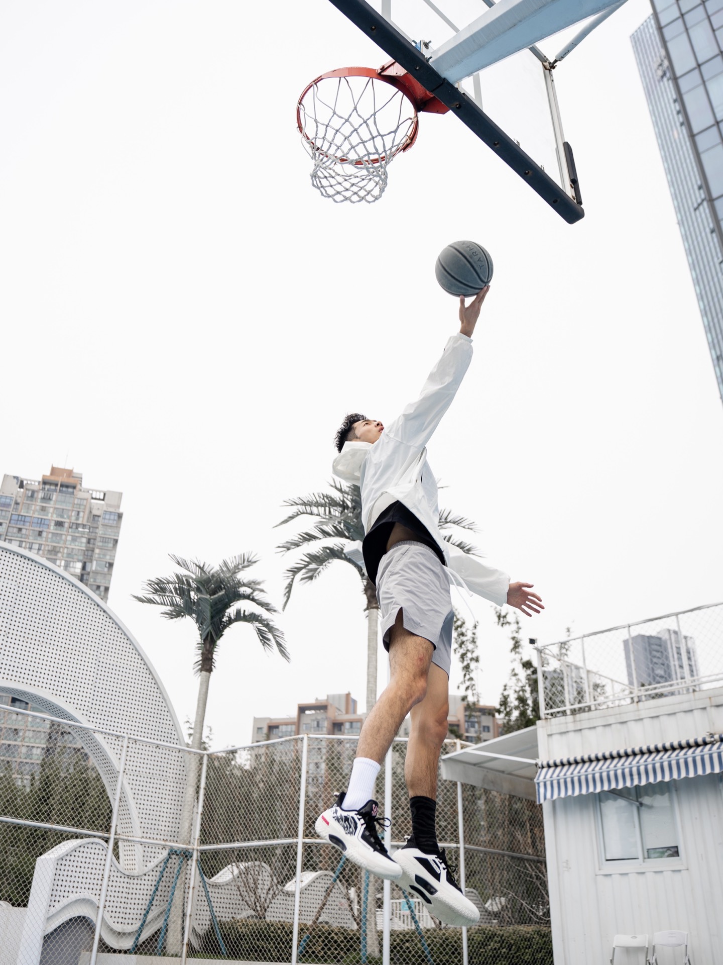 爱游戏下载-纵横球场，球员个人表现引人侧目的简单介绍