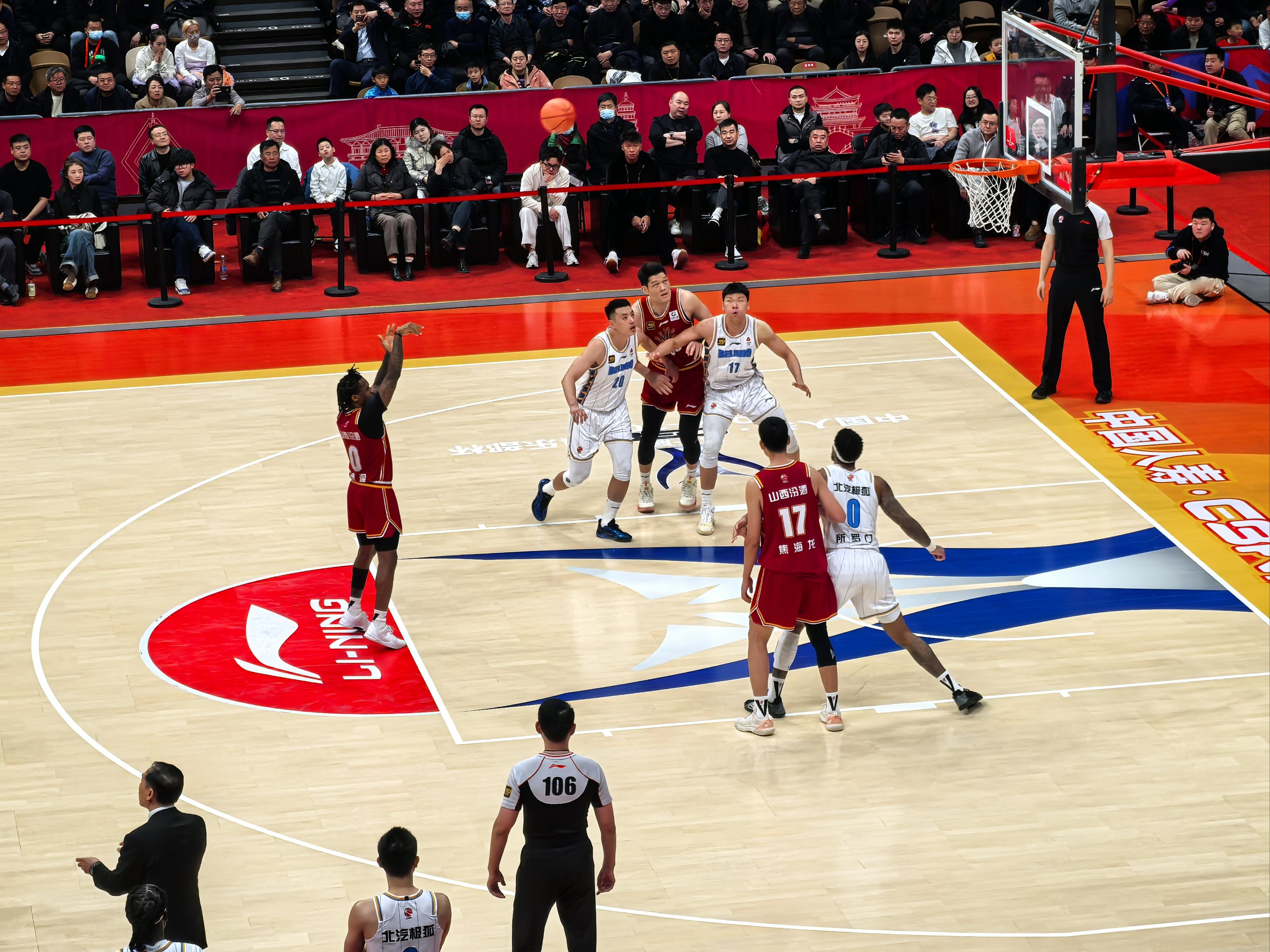 包含激烈竞技擂台上,球员们在舞台上燃情奋战的词条 包含激烈竞技擂台上,球员们在舞台上燃情奋战的词条