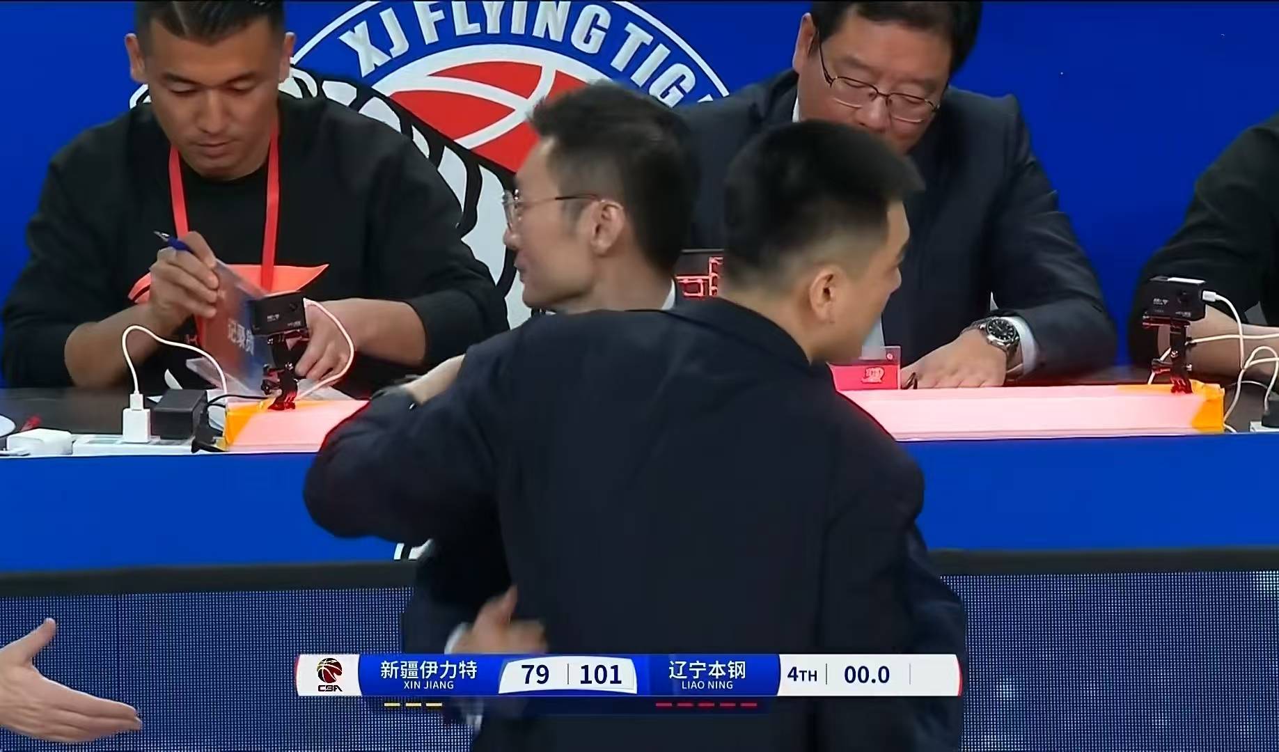 广厦男篮遭遇颓势,前途一片迷茫的简单介绍 广厦男篮遭遇颓势,前途一片迷茫的简单介绍