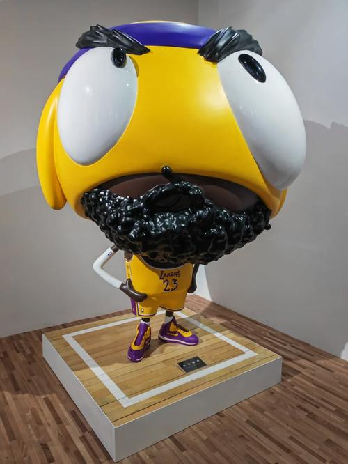 关于篮球艺术展览展示运动文化，吸引众多篮球迷参观的信息