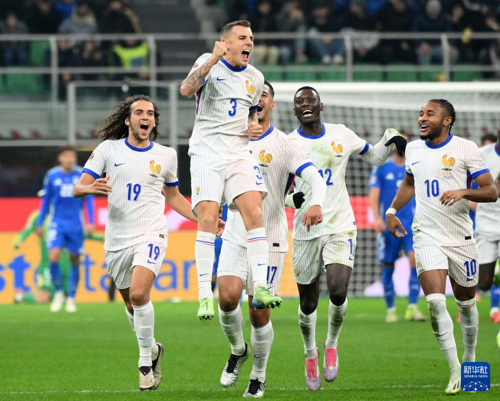 法国女足在半决赛中表现抢眼,成功晋级决赛 法国女足在半决赛中表现抢眼,成功晋级决赛