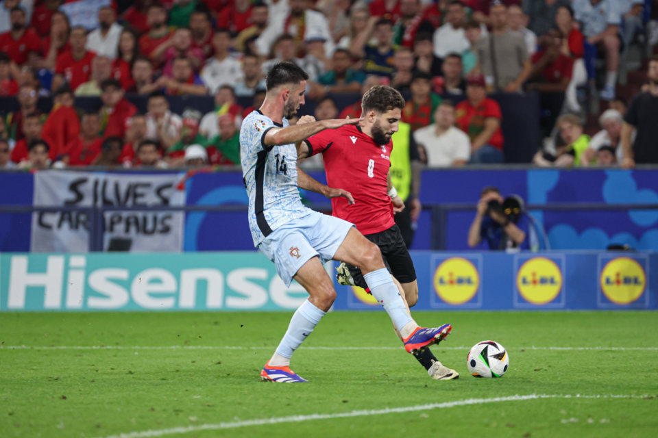 爱游戏官网-格鲁吉亚险胜维尔，欧洲杯席位将不保！