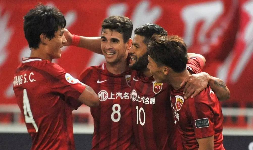 爱游戏APP-关于上港队员表现抢眼，助力球队取得胜利的信息