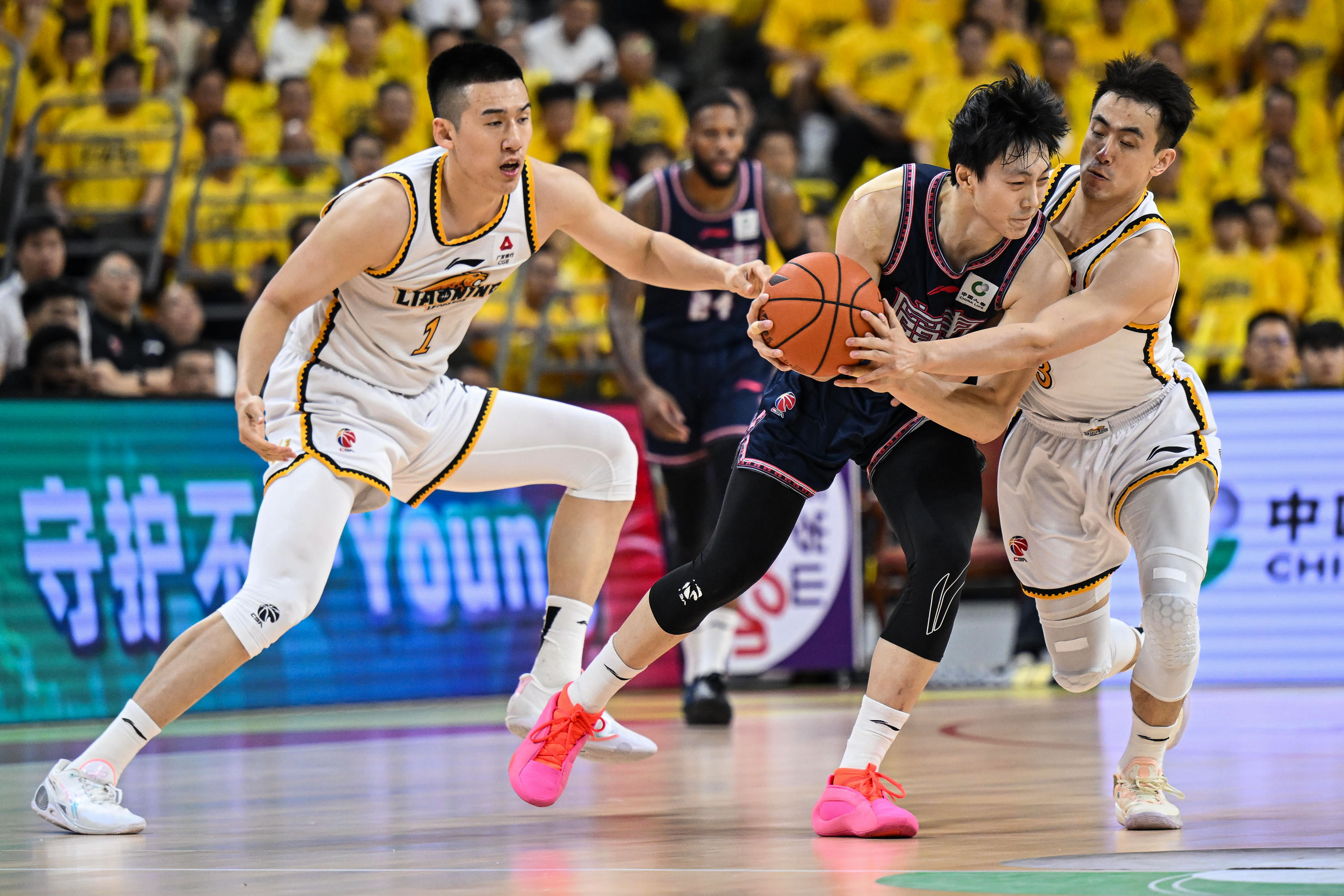 爱游戏APP-关于云南男篮勇敢拼搏，争夺下一轮资格！的信息