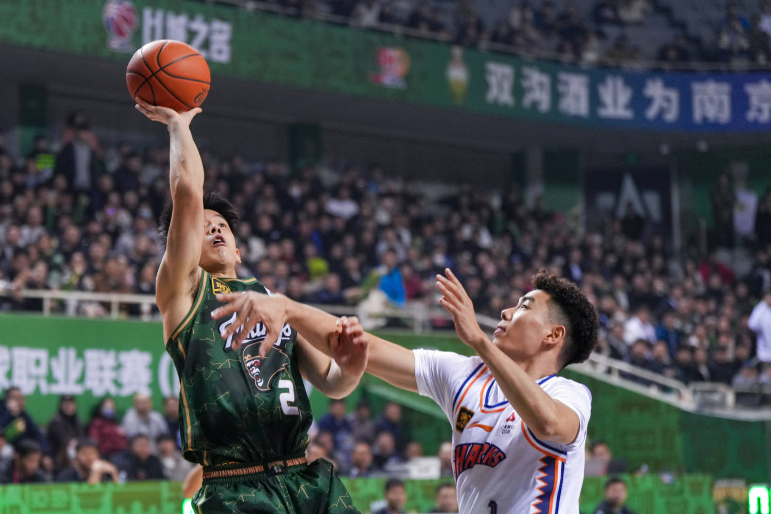 爱游戏下载-天津男篮大胜辽宁队，成功终结对手连胜纪录