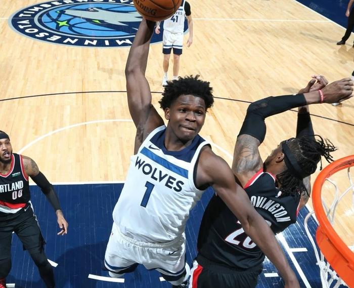 狼队客场逆转，重回胜利轨道