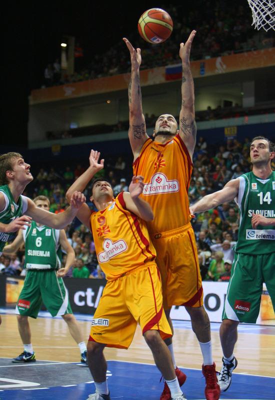 关于斯洛文尼亚击败北马其顿，晋级梦想仍存的信息