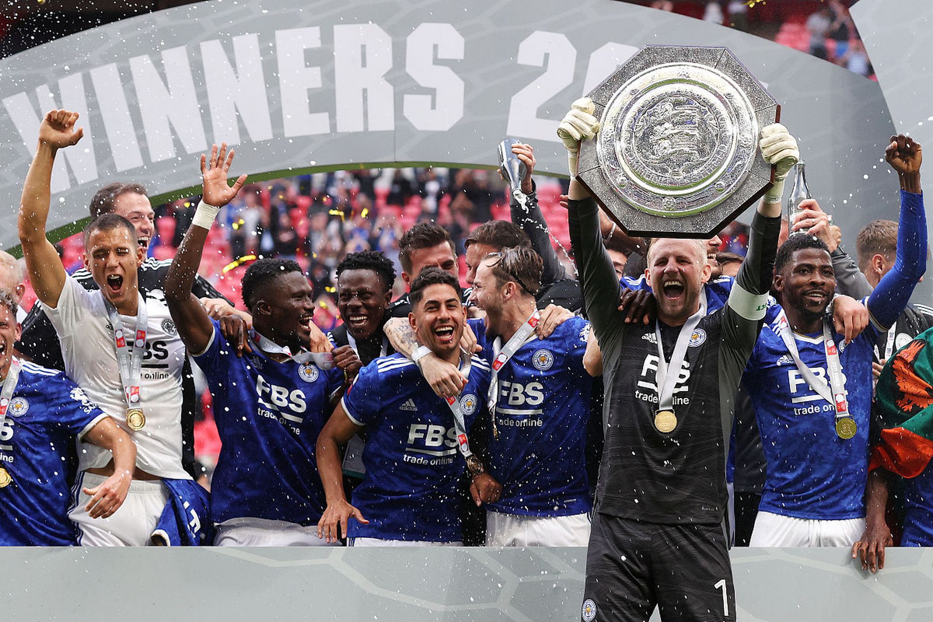 爱游戏下载-纽卡斯尔联客场击败阿森纳，实现突破的简单介绍