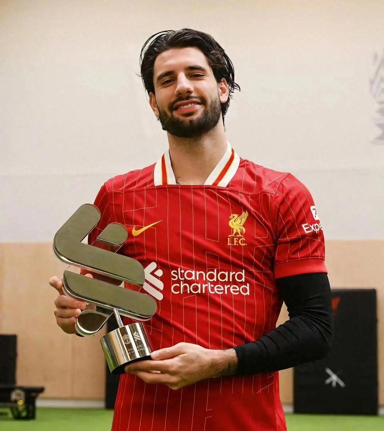 爱游戏娱乐-包含利物浦憾失三分，前四梦或告吹的词条