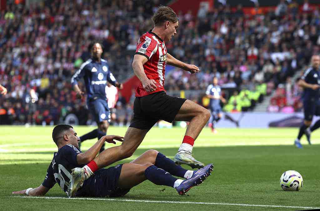 曼联新援表现抢眼,希望成为球队利器 曼联新援表现抢眼,希望成为球队利器