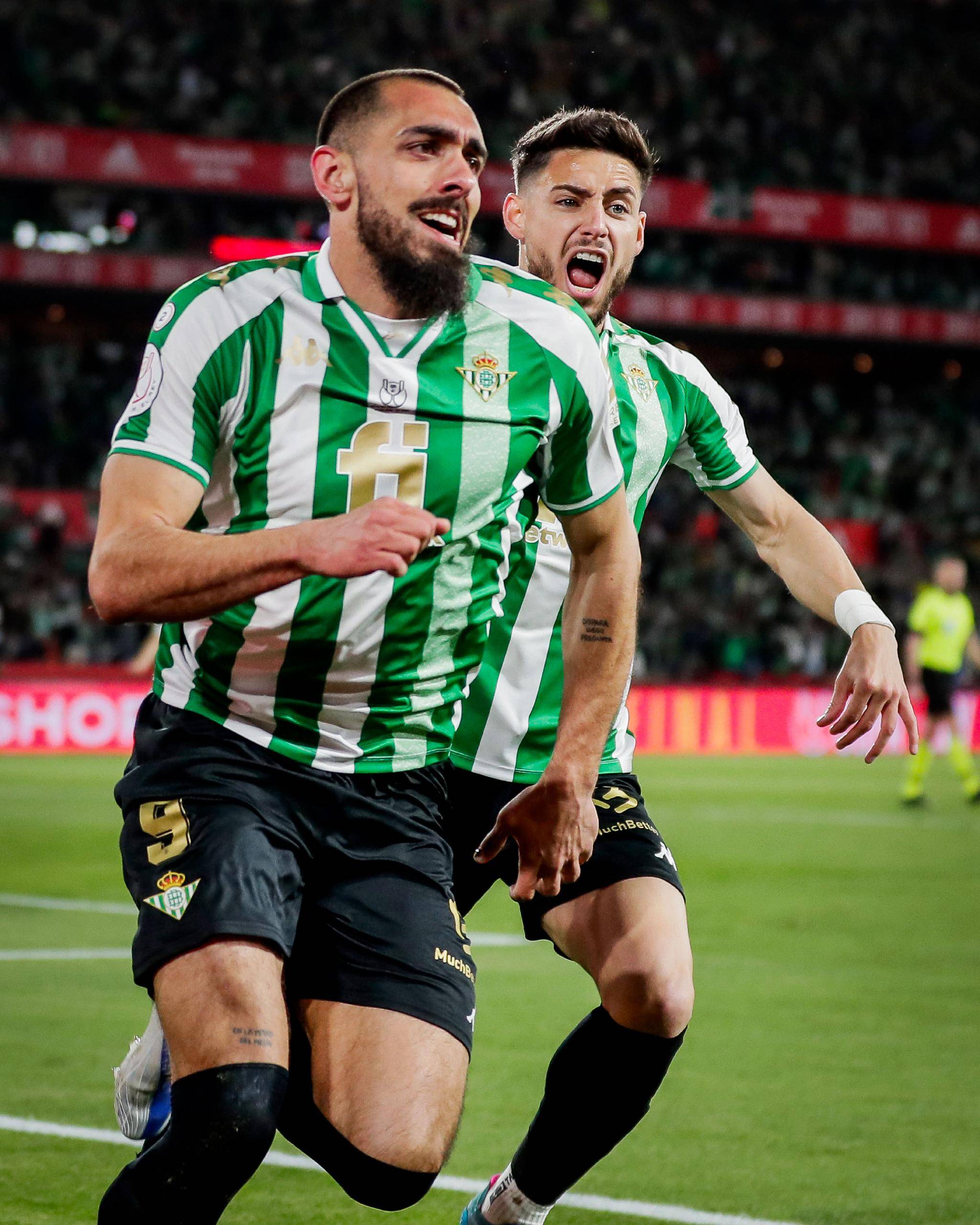 意大利足球联赛暴风骤雨式狂热，观众尖叫连连的简单介绍