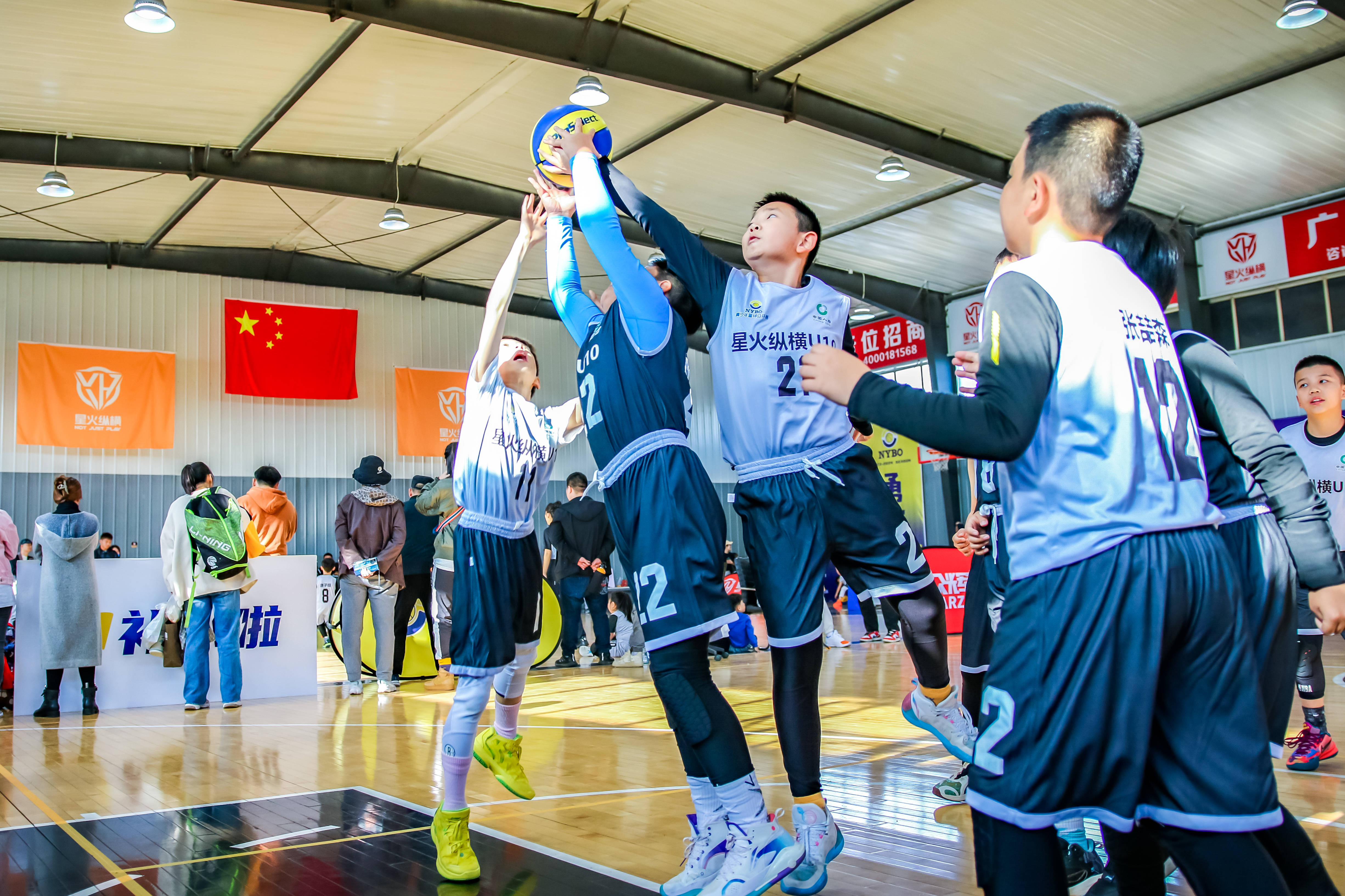 爱游戏APP-包含球员在比赛中兢兢业业，收获成功的词条