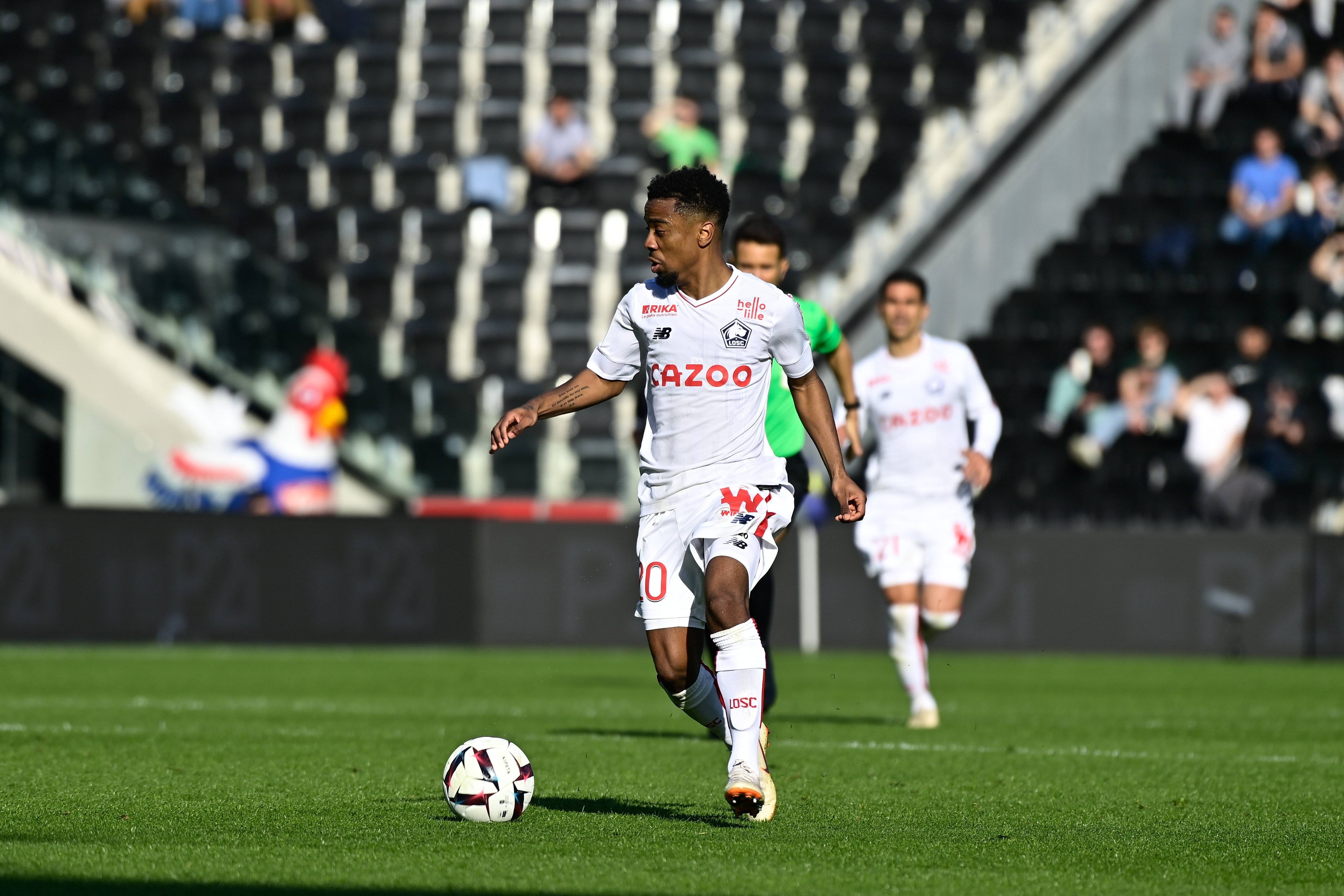 爱游戏在线-关于里尔队员发挥出色，帮助球队赢得胜利保持不败的信息