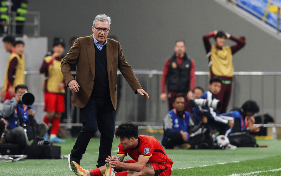 关于中国足球超级联赛代表队完成换帅朱广沪接替李玮即将执教的信息 关于中国足球超级联赛代表队完成换帅朱广沪接替李玮即将执教的信息