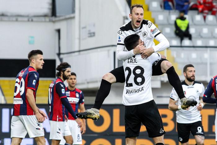 爱游戏大厅-不敌克罗托内，遭遇连败