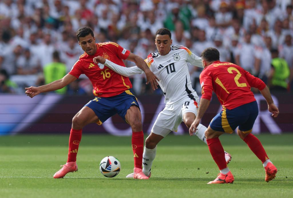 足球比赛成为体育界的风向标的简单介绍 足球比赛成为体育界的风向标的简单介绍