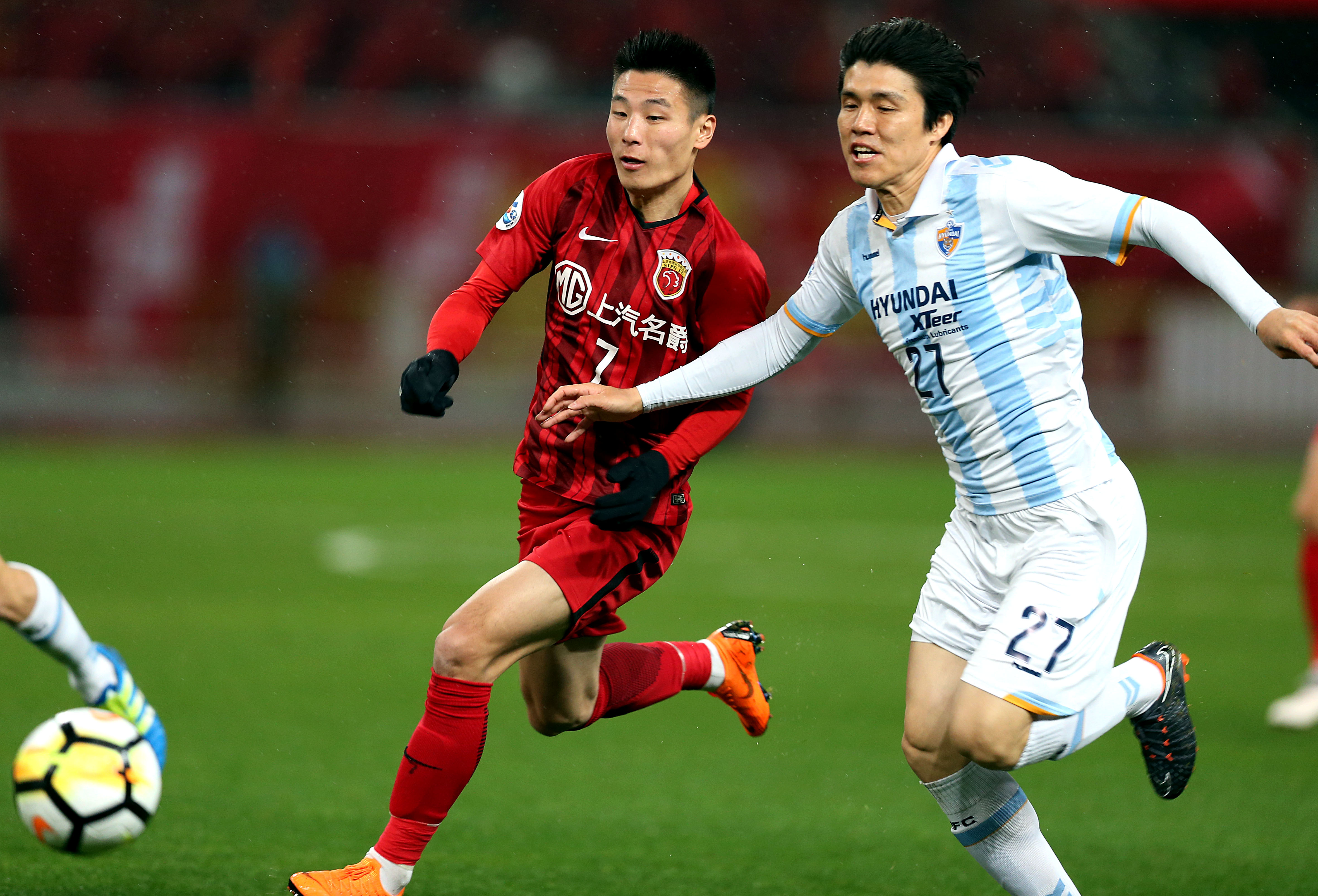 上港战平重庆，艰难一战让球迷心惊胆战的简单介绍