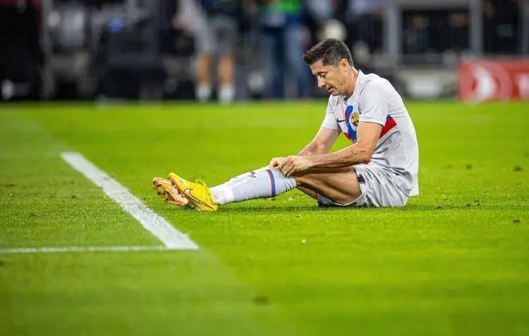 爱游戏体育-巴萨主场不败纪录遭终结，遗憾失利