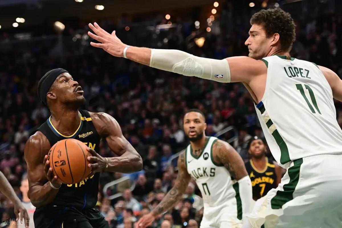 雄鹿击败开拓者,登上西部榜首 雄鹿击败开拓者,登上西部榜首