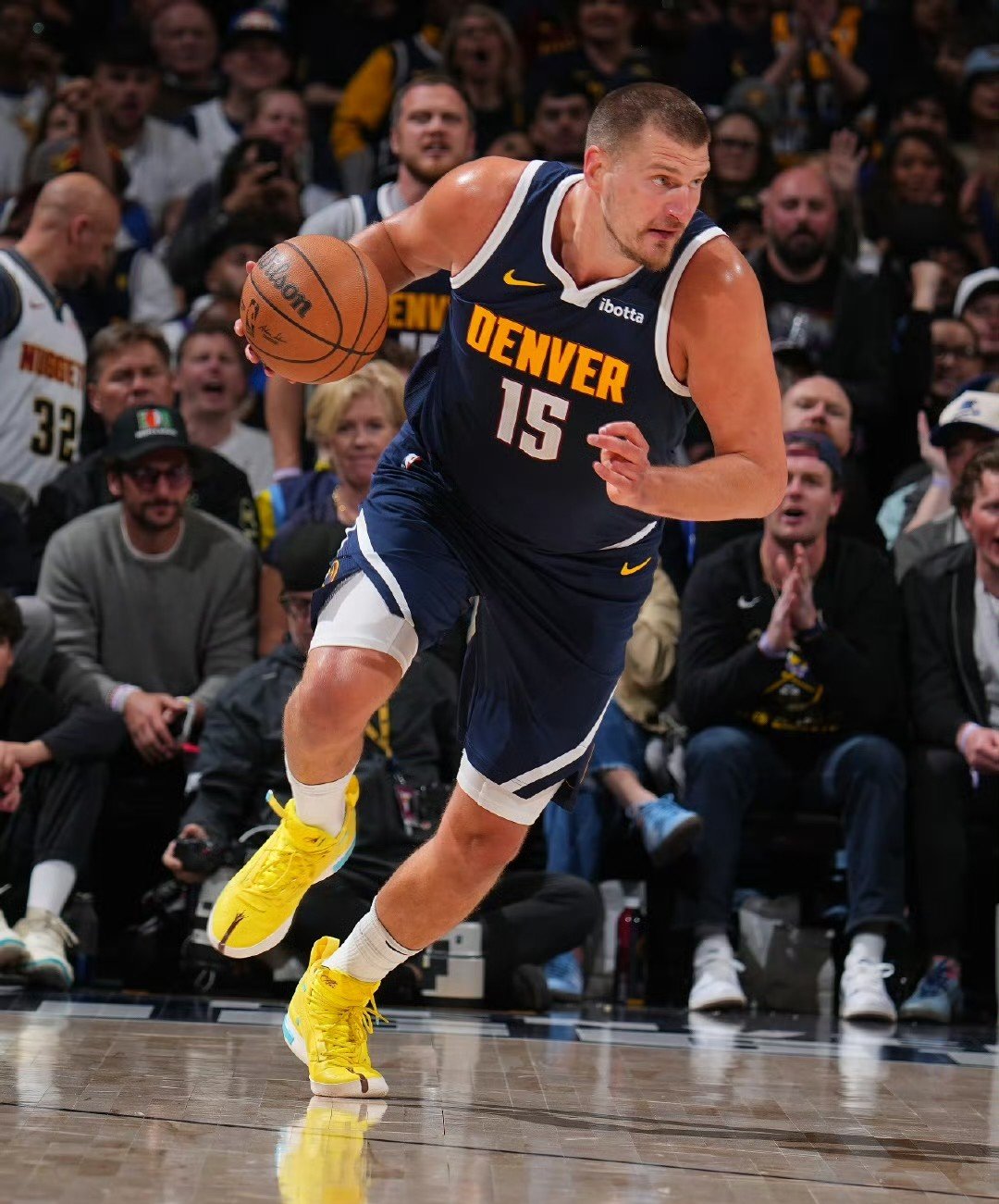 关于掘金横扫菲律宾男篮,莫里斯绝境逆转的信息 关于掘金横扫菲律宾男篮,莫里斯绝境逆转的信息