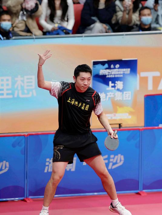 英格兰队完胜日本队，许昕高光表现